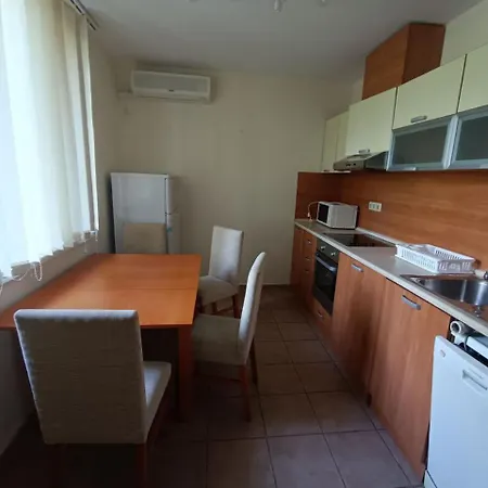 Apartment Crown Club Elenite