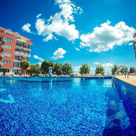Crown Club Apartment Elenite